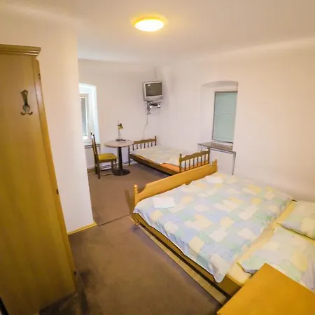 Pansion Kraljica Konukevi Kupres (Canton 10)